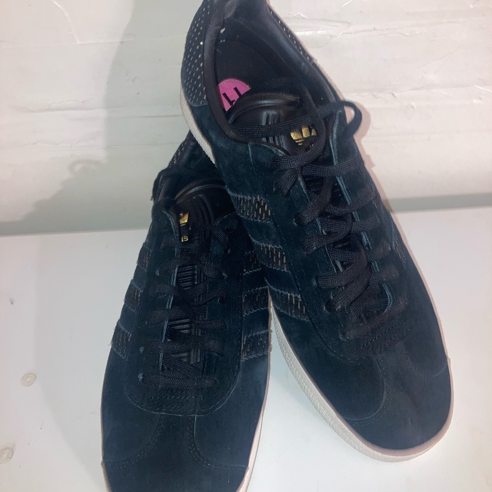 Women low top adidas sized 11